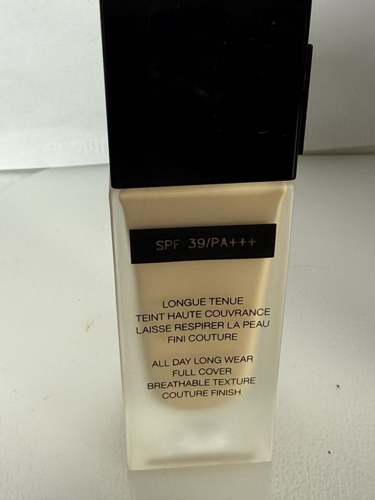 Podklady Estee Lauder Futurist i YSL All hours