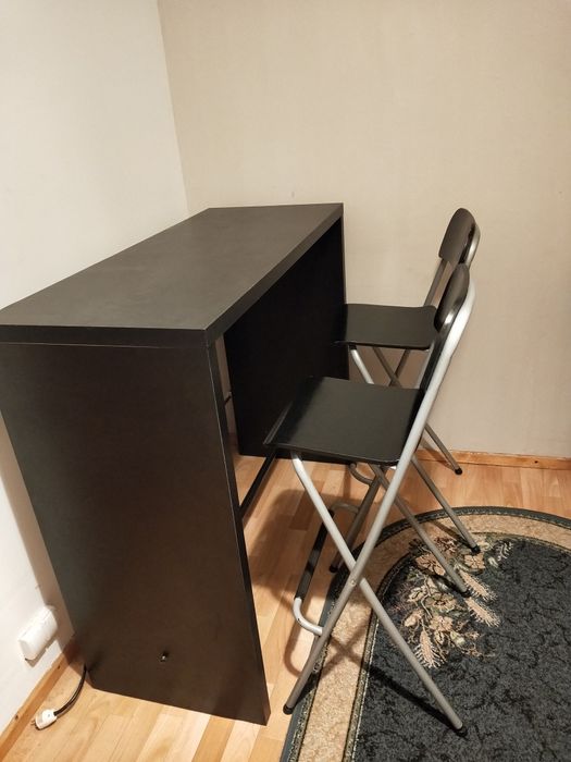 Barek i dwa stołki barowe okazja