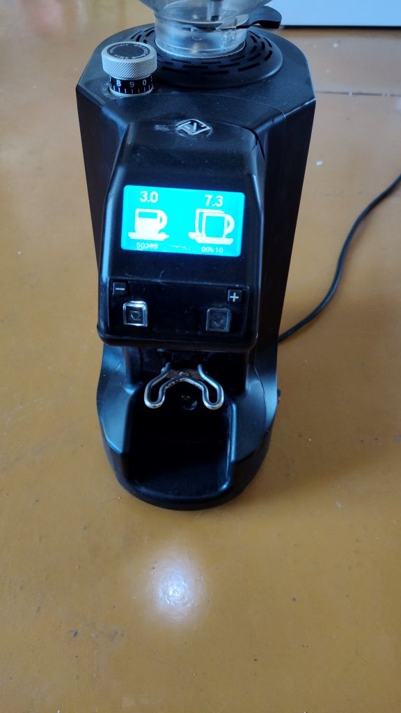 Młynek do kawy Simonelli MDX on Demand
