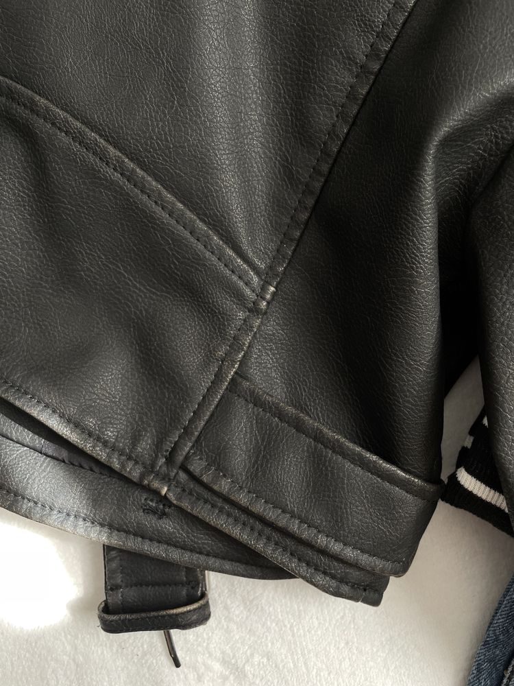 Трендова куртка косуха з легким вивареним ефектом від zara