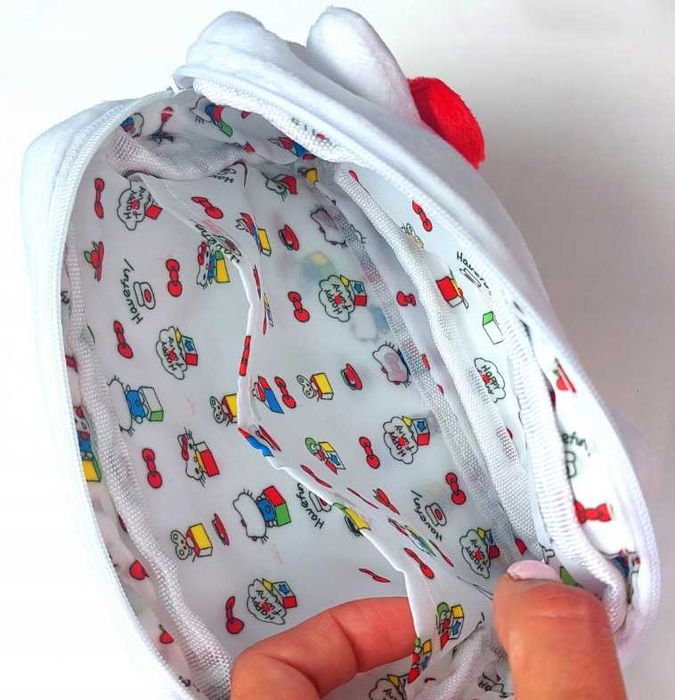 Hello Kitty Sanrio pluszowa puchata mięciutka kosmetyczka piórnik