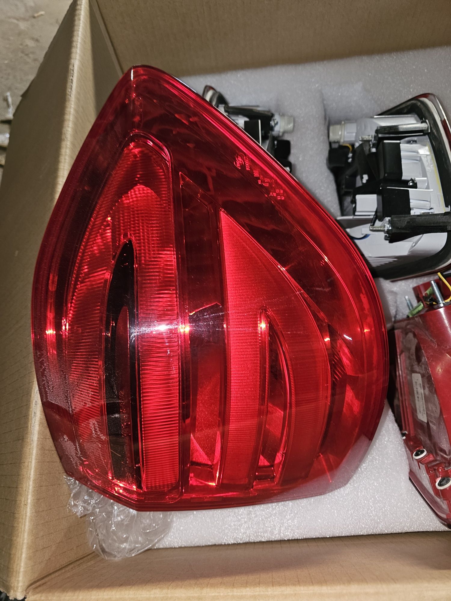 Стопи задні GL x166 Mercedes Оригінал