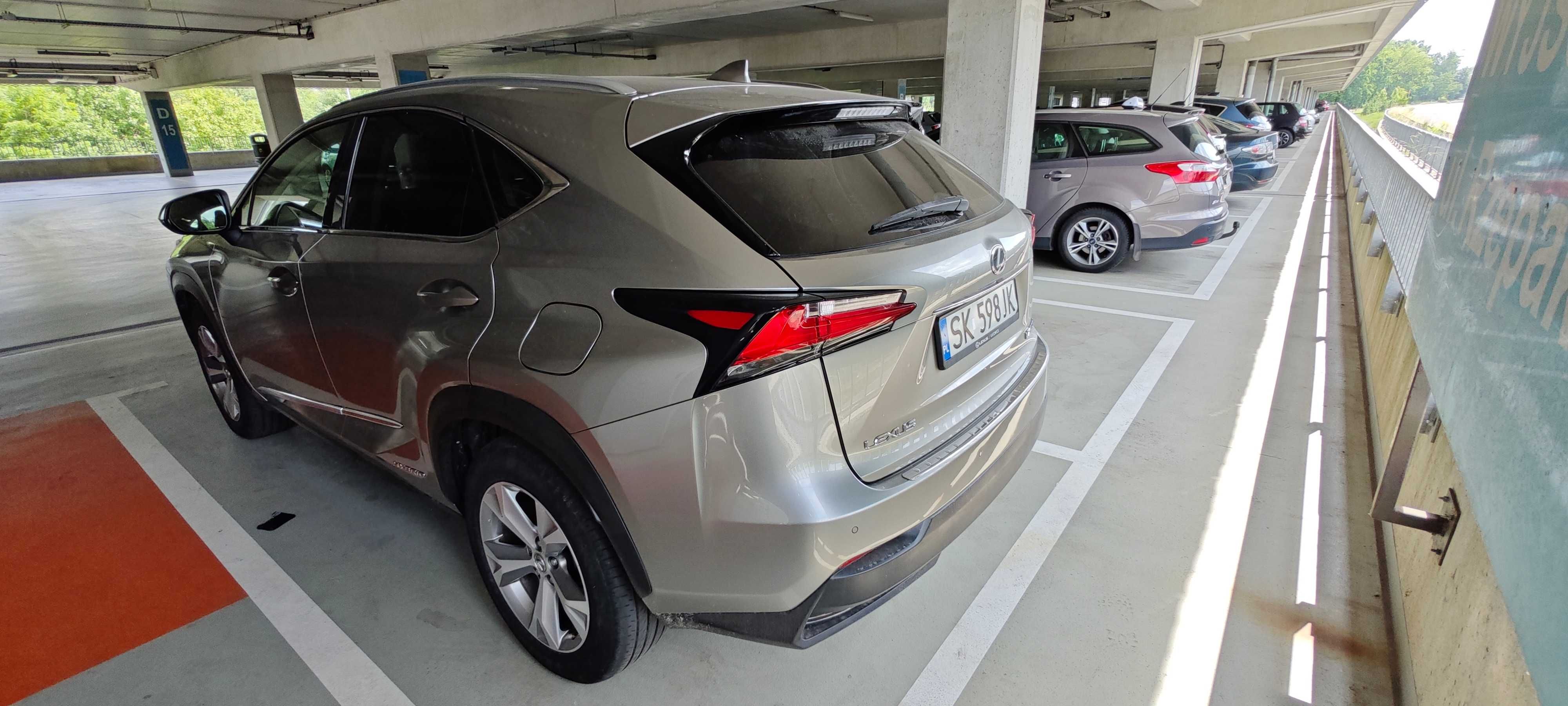 syndyk sprzeda Lexus NX 300h
