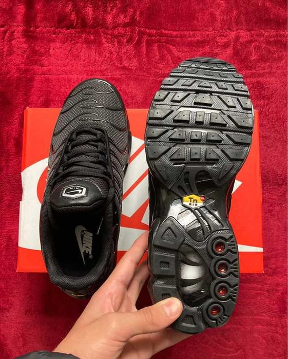 Buty sportowe "Nike_Air_Max_Plus_Triple_TN_Black R.42