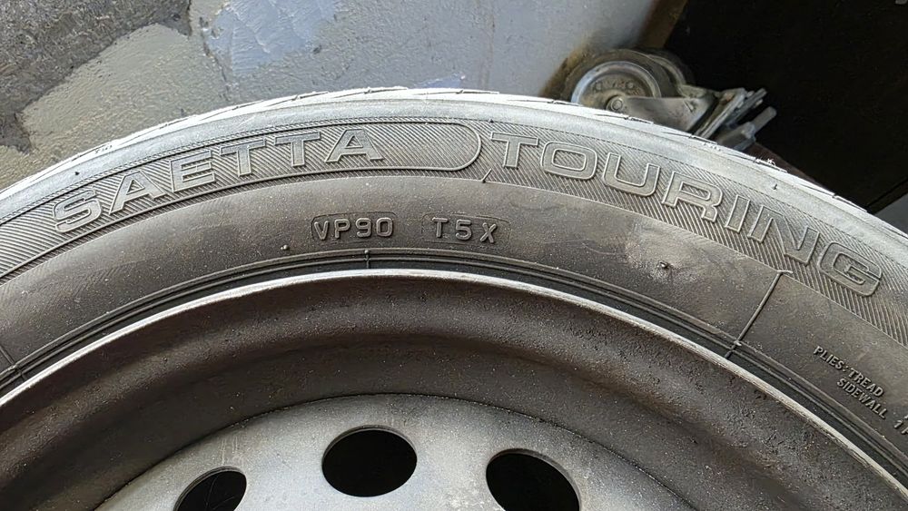 Koła z oponami letnie do Renault Modus 185/60/15.  Felgi 4x100/ 61mm