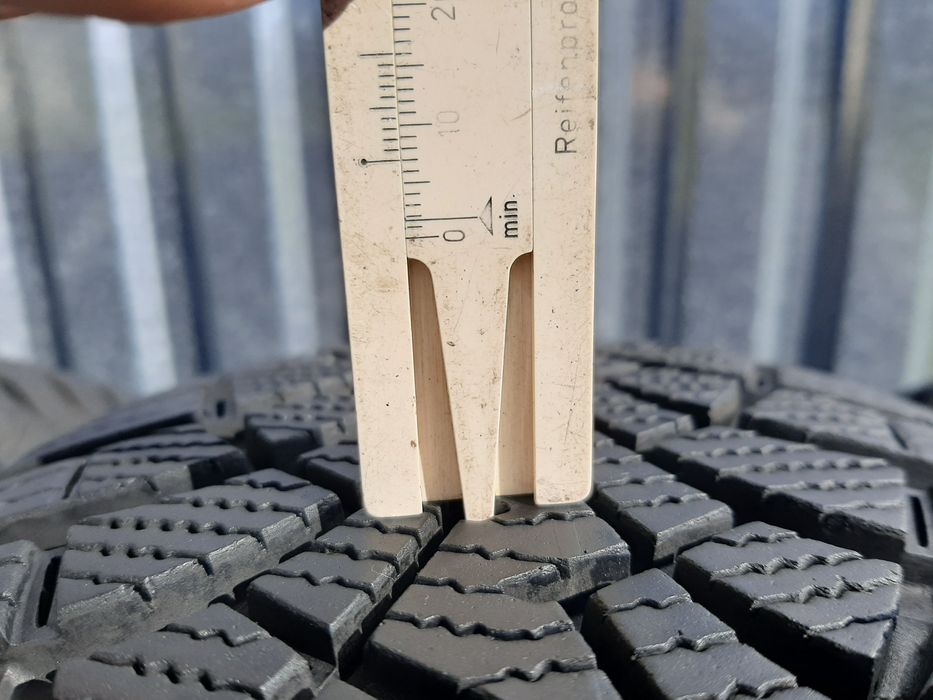 4x Opony zimowe 205/60R16 GoodYear UltraGrip 9 / 7mm