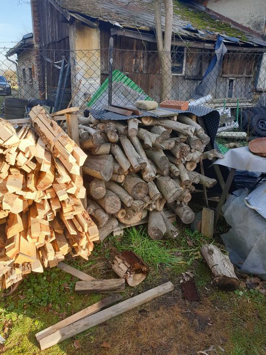 Opał, suche kawałki drewna dąb/jesion/jawor