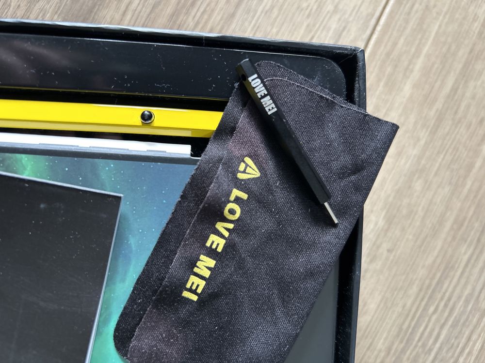 MEGA pancerny pokrowiec etui na tel.Love Mei iphone 13 pro NOWY
