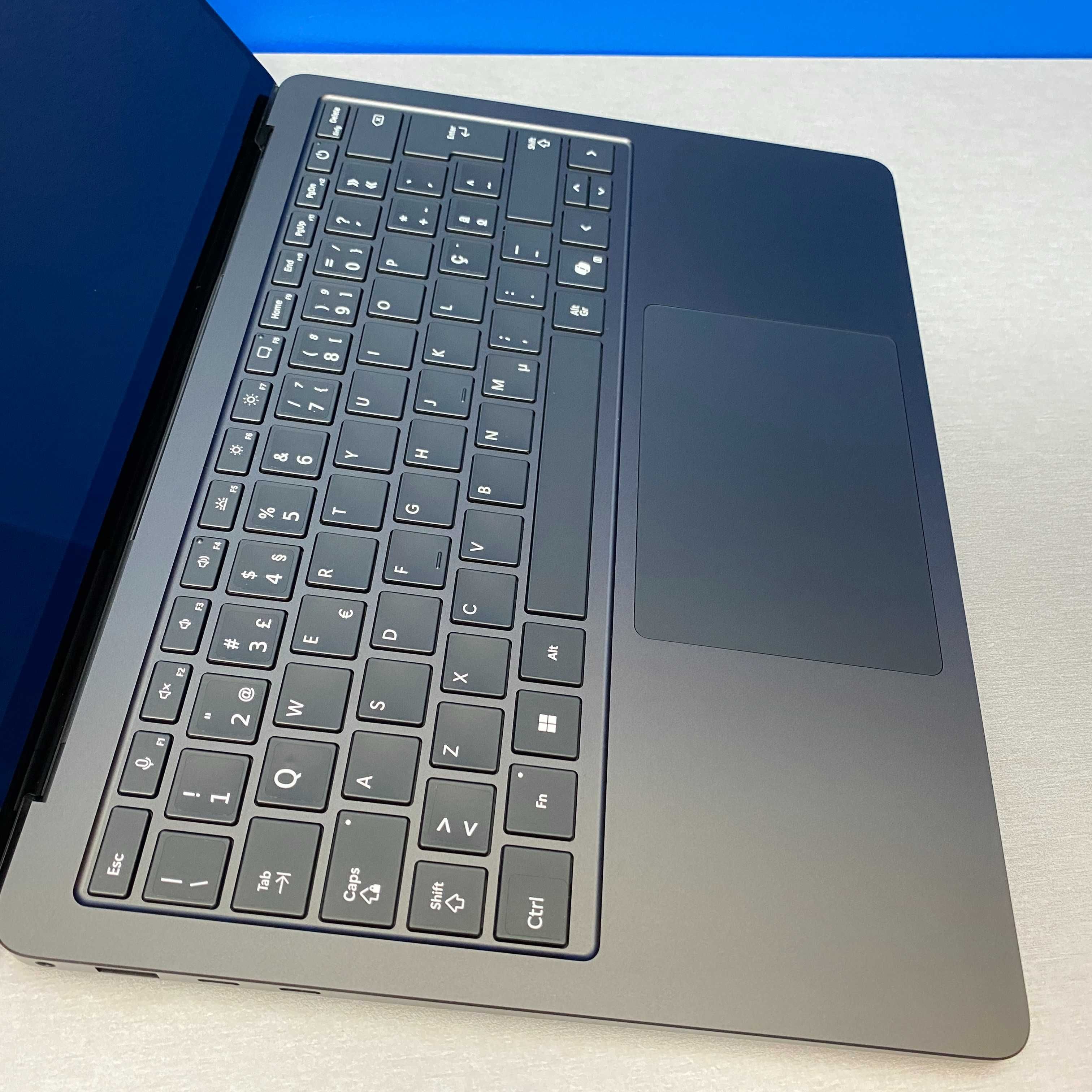 Microsoft Surface Laptop 7 - 13.8" (Snapdragon X Elite/16GB/512GB)
