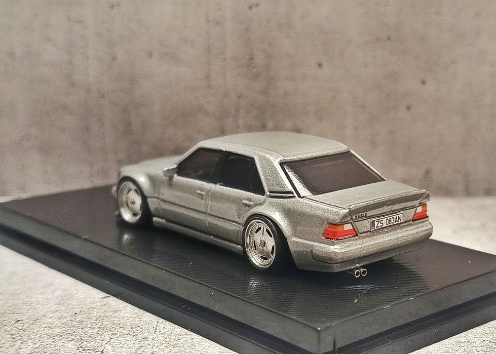 Model Mercedes 500E W124 Hot Wheels