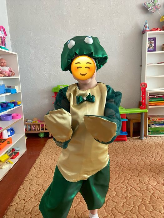 Костюм вовчика , промінчика, жабки , гусака, курочки та зайчика