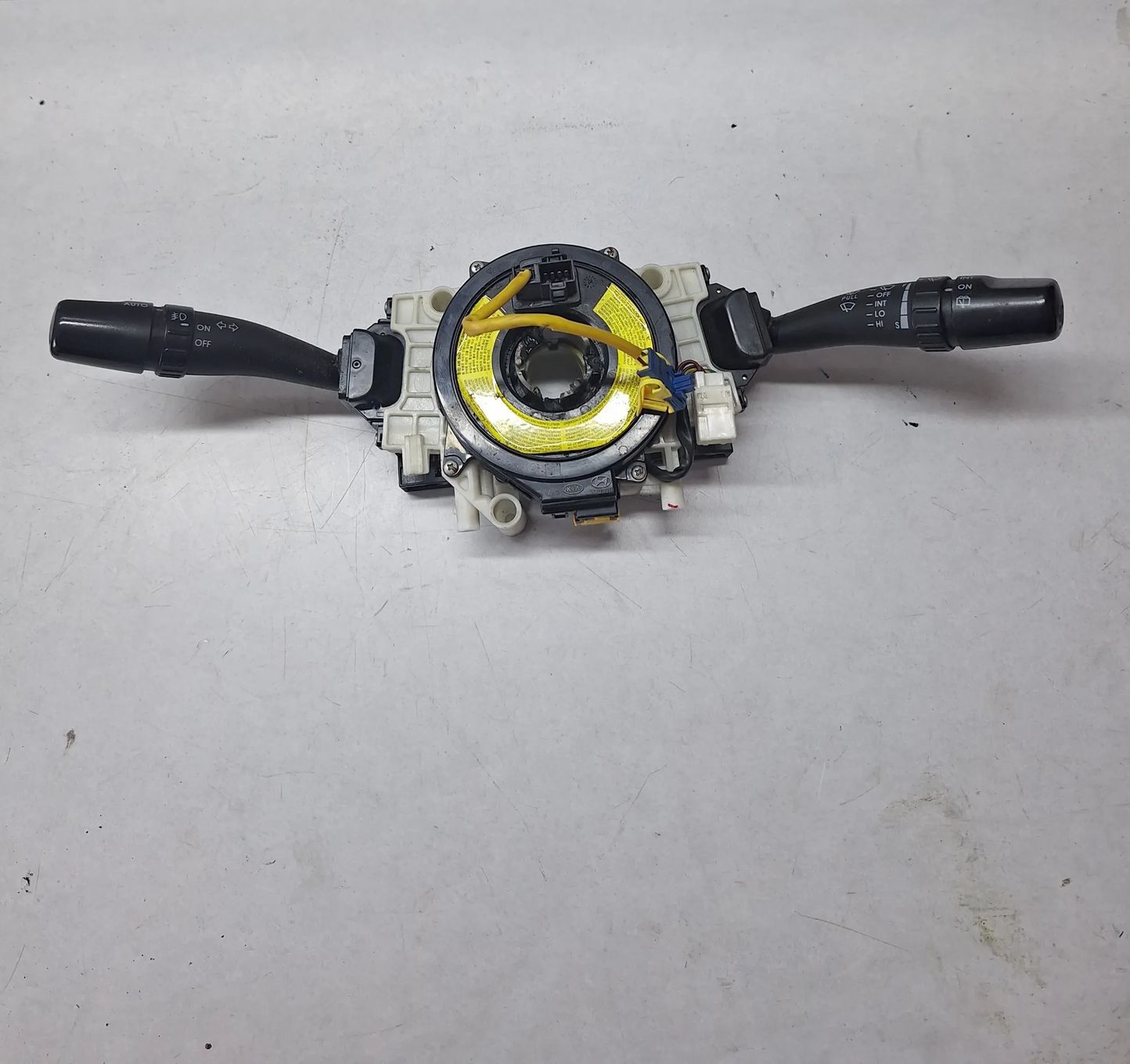 PRZEŁĄCZNIK ZESPOLONY TAŚMA AIRBAG KIA SPORTAGE II 05r EUR