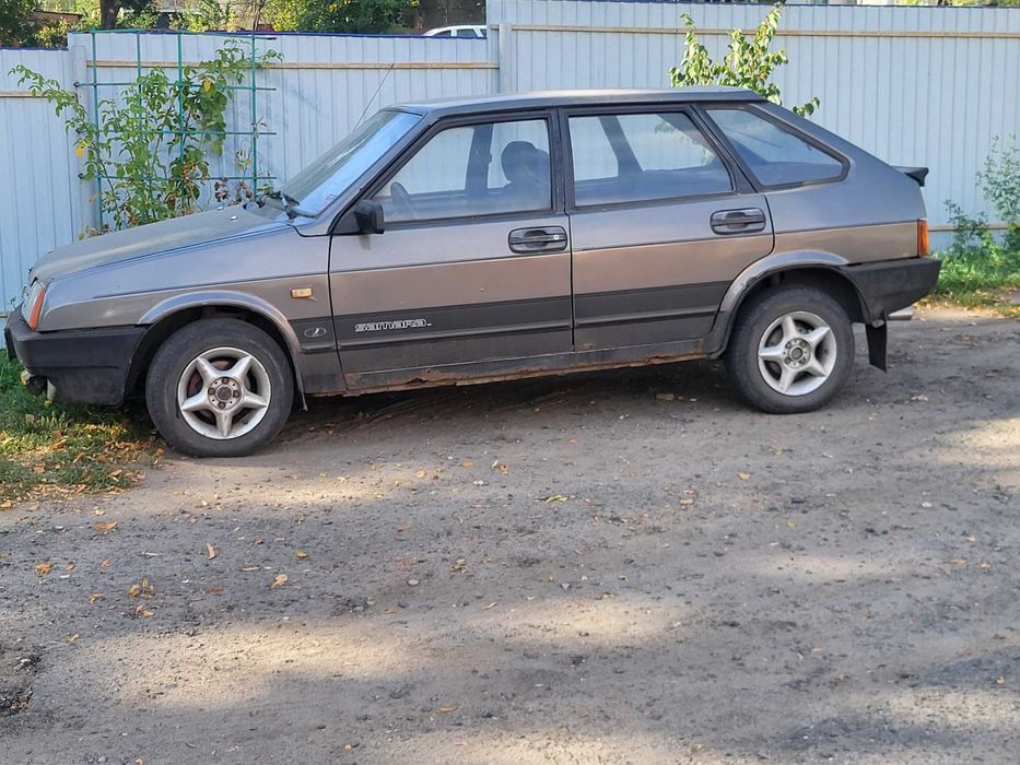 Автомобіль ВАЗ 2109