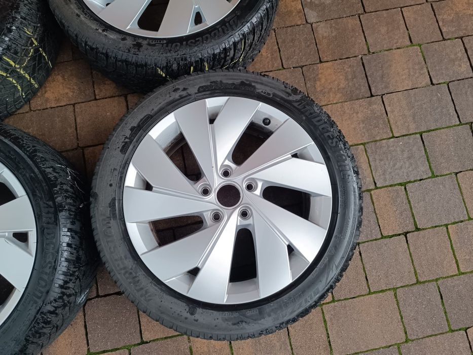 Koła Golf 8 17 Bridgestone Blizzak LM005 zimowe 205/50 R17