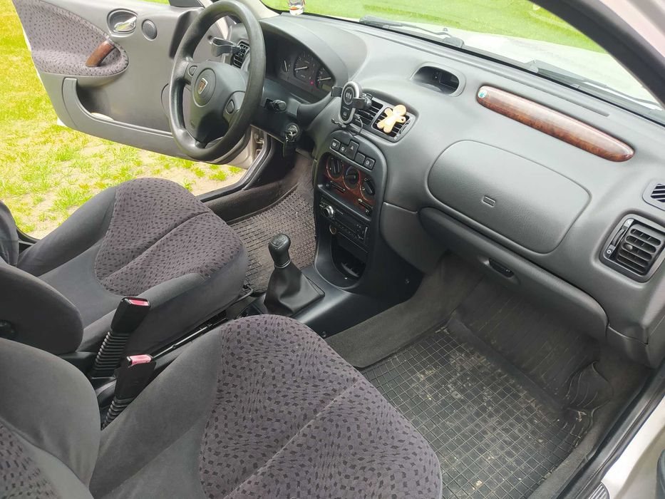 Sprzedam samochód ROVER 25 z 2001 roku 1,4 benzyna , 103 kM