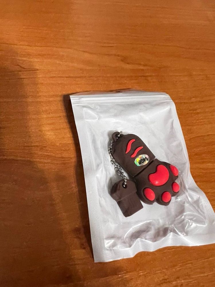 Флешка флеш USB flach 64gb у формі лапки