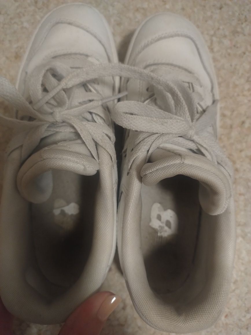 Buty sneakersy trampki białe Basic sportowe new balance 550