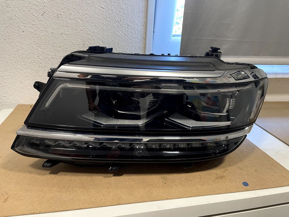 VW TIGUAN II  5NN lampa lewa reflektor przód cala cala oryg full led