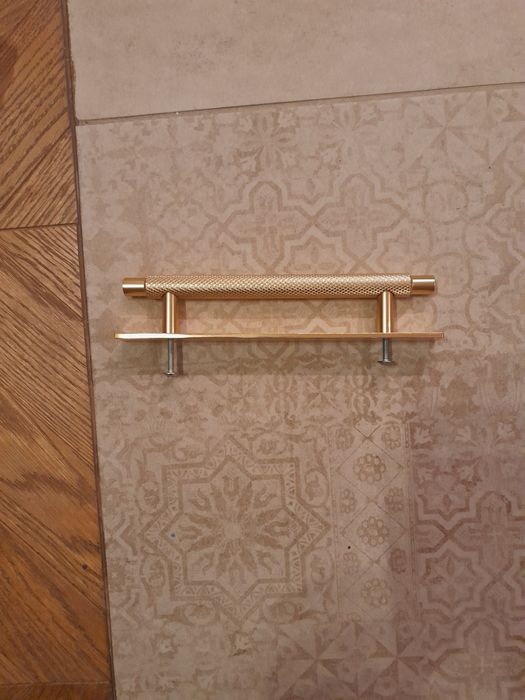 10x Uchwyty meblowe Manor Back 128 złote