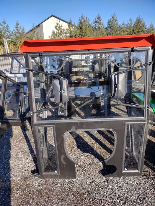 CZĘŚĆ do ciągnika- NOWA KABINA- bez błotników