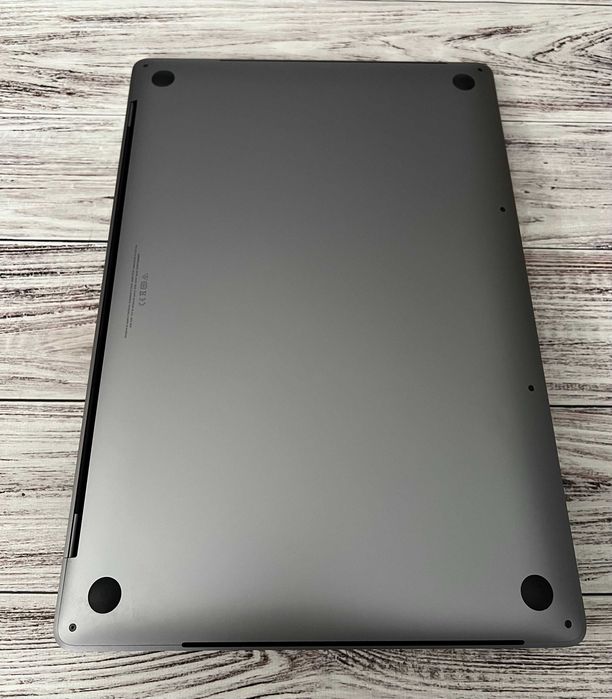 MacBook Pro 16" A2141 (Touch Bar 2019)Core i9 2.4/32/500 Pro 5300M 4Gb