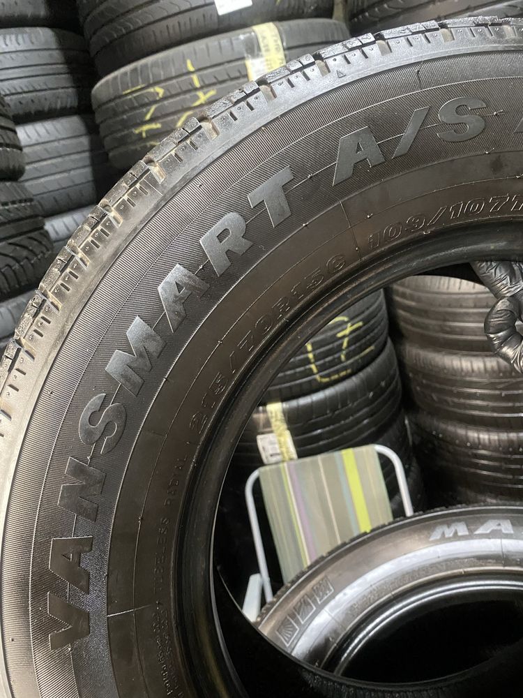 r15C 215/70 пара шин всесезонных Maxxis.