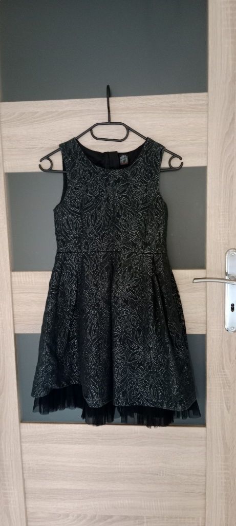 Sukienka czarna 158