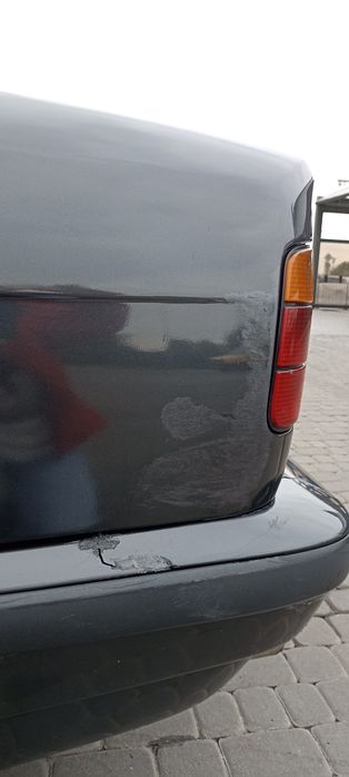 Автомобіль BMW на повному ходу!