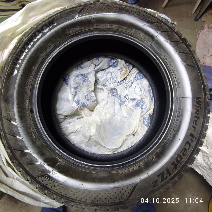 Шини зимові Hankook Winter I*Cept iZ2 W616 215/65 R17 99T