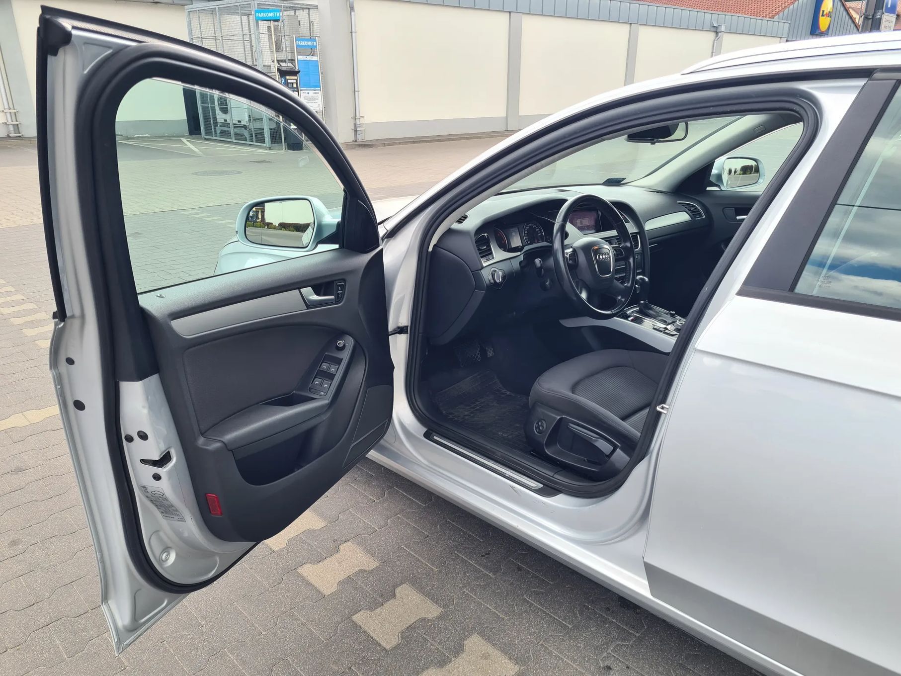 Audi A4 Audi A4 Avant B8 2.0 TDI Multitronic Zadbane Całe Oryginalne