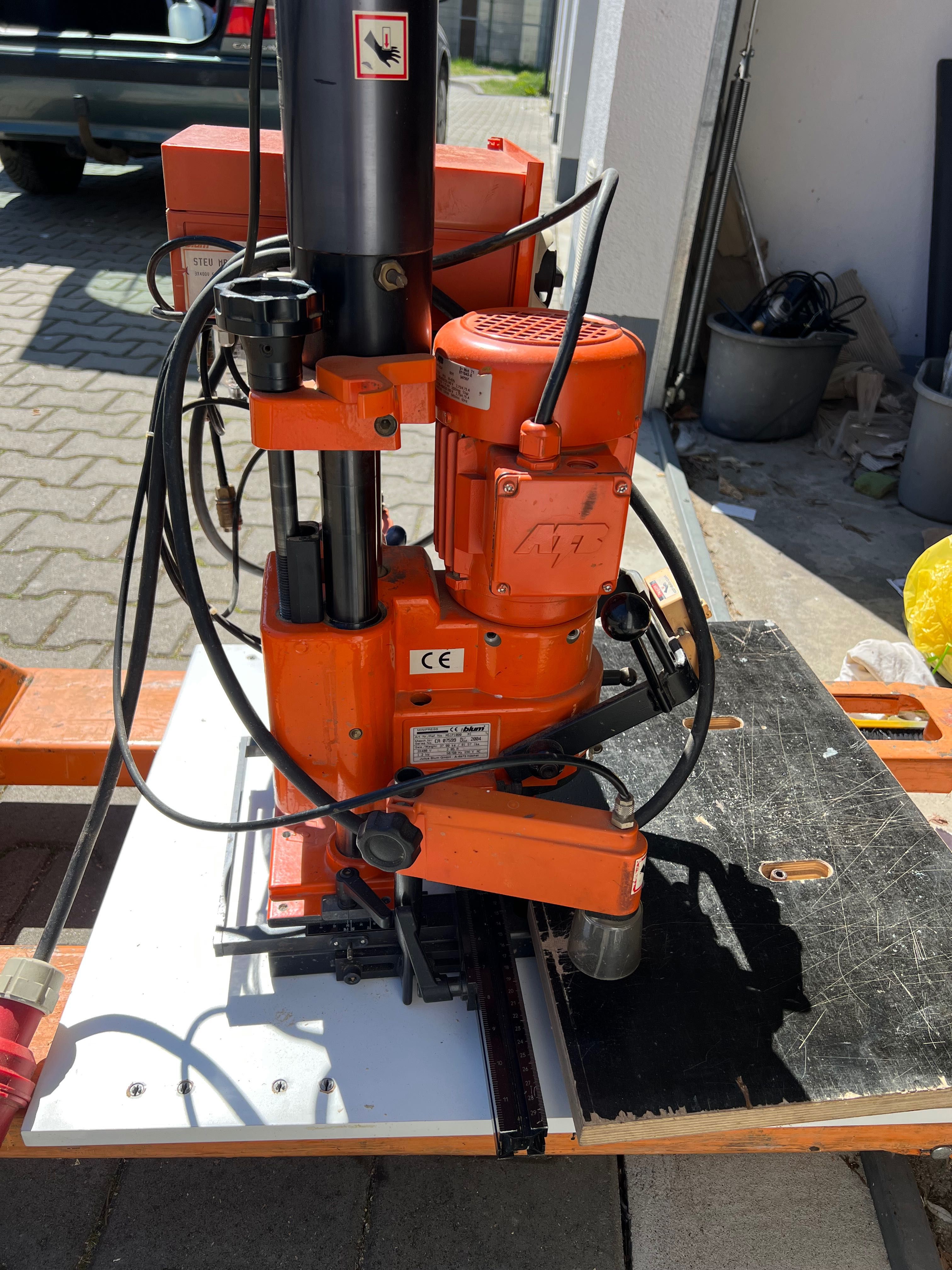 Blum mini press P  + głowica