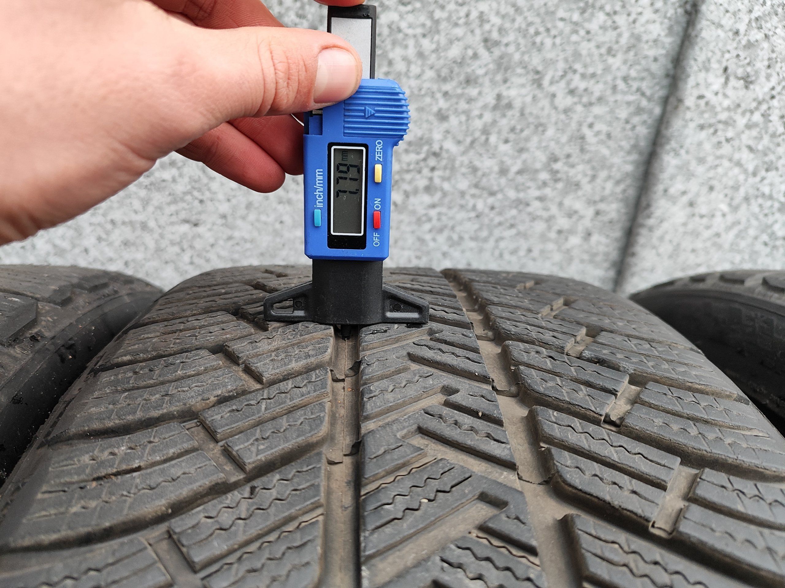 Opony zimowe 235/40 R19 Michelin Pilot Alpin PA4 92V