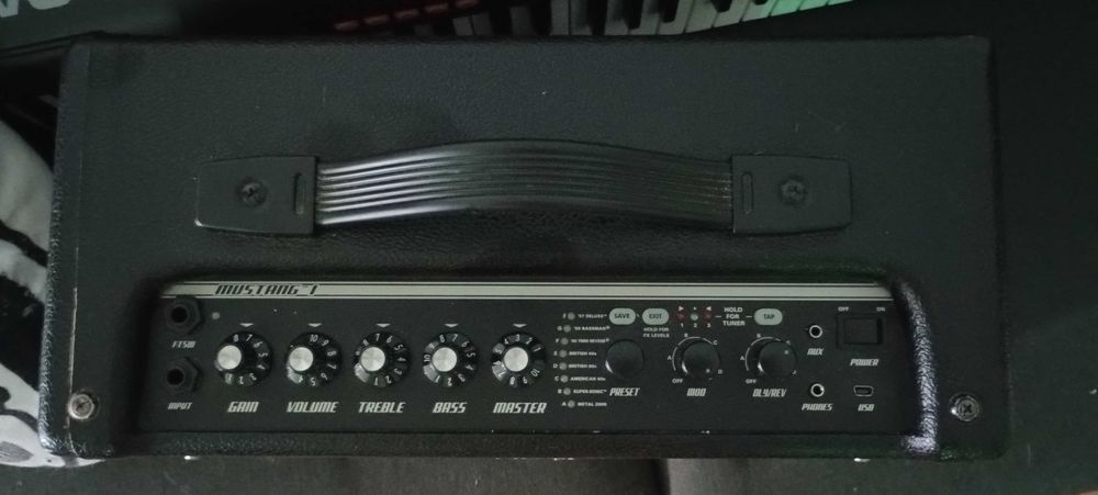 Amplificador Fender Mustang V2