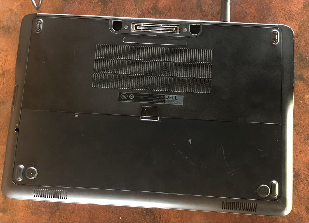 Dell Latitude E7240 laptop, brak ładowarki