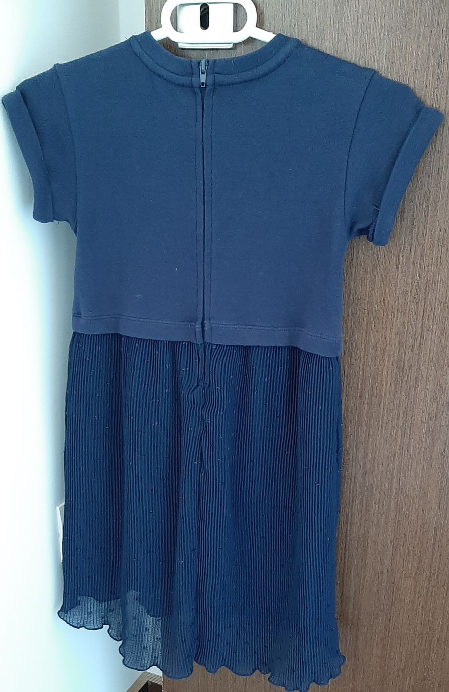 Vestido azul escuro da Chicco.