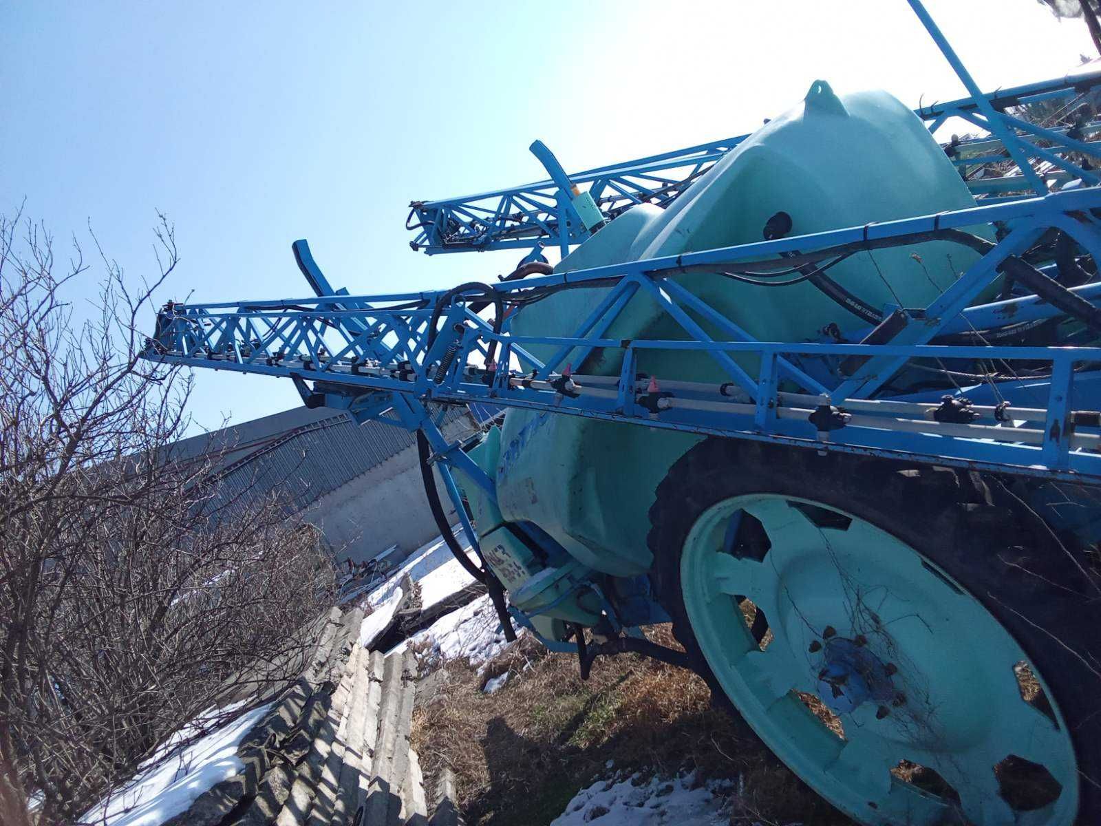 Оприскувач Berthoud Tracker 3200/28