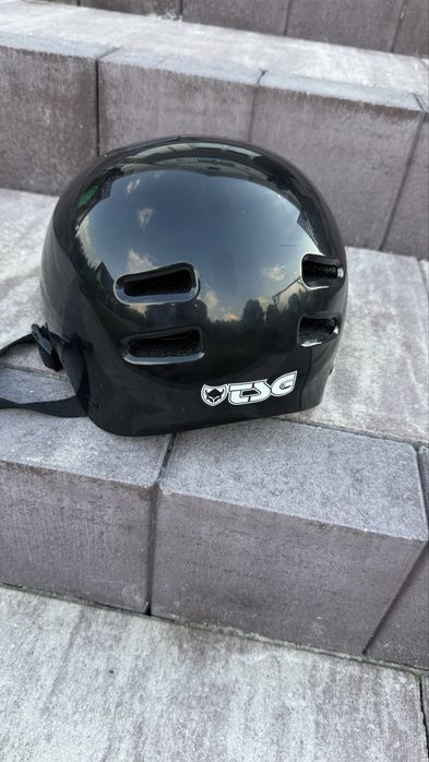 Kask TSG czarny skate