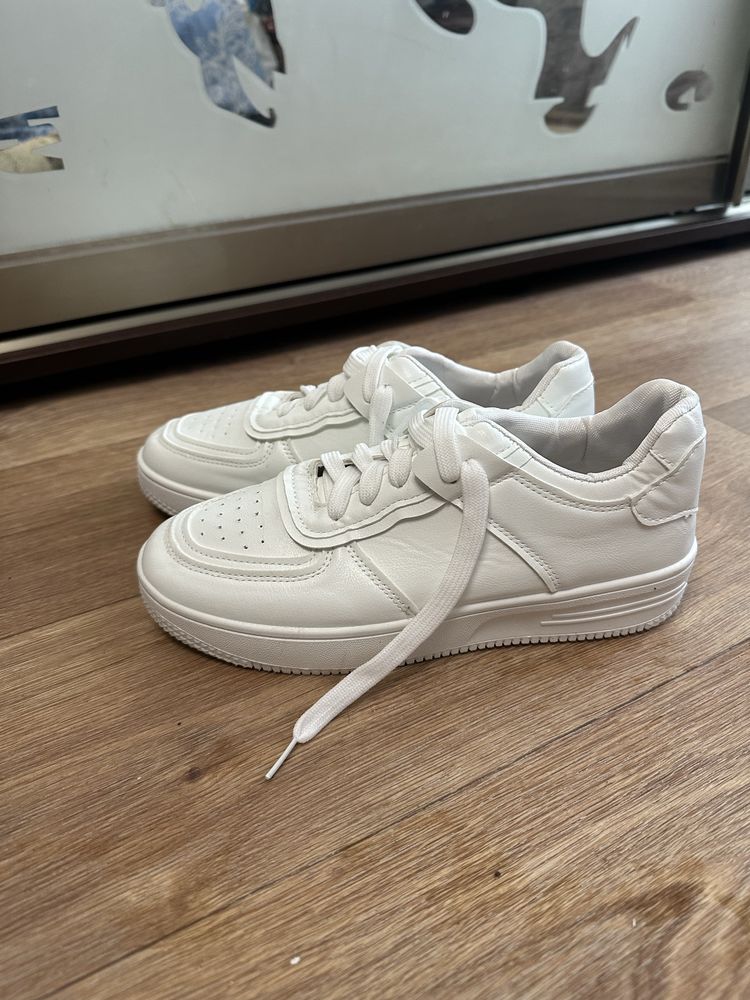 Новые белые кроссовки кеды 37-38р