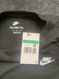 Нова футболка Nike the tee