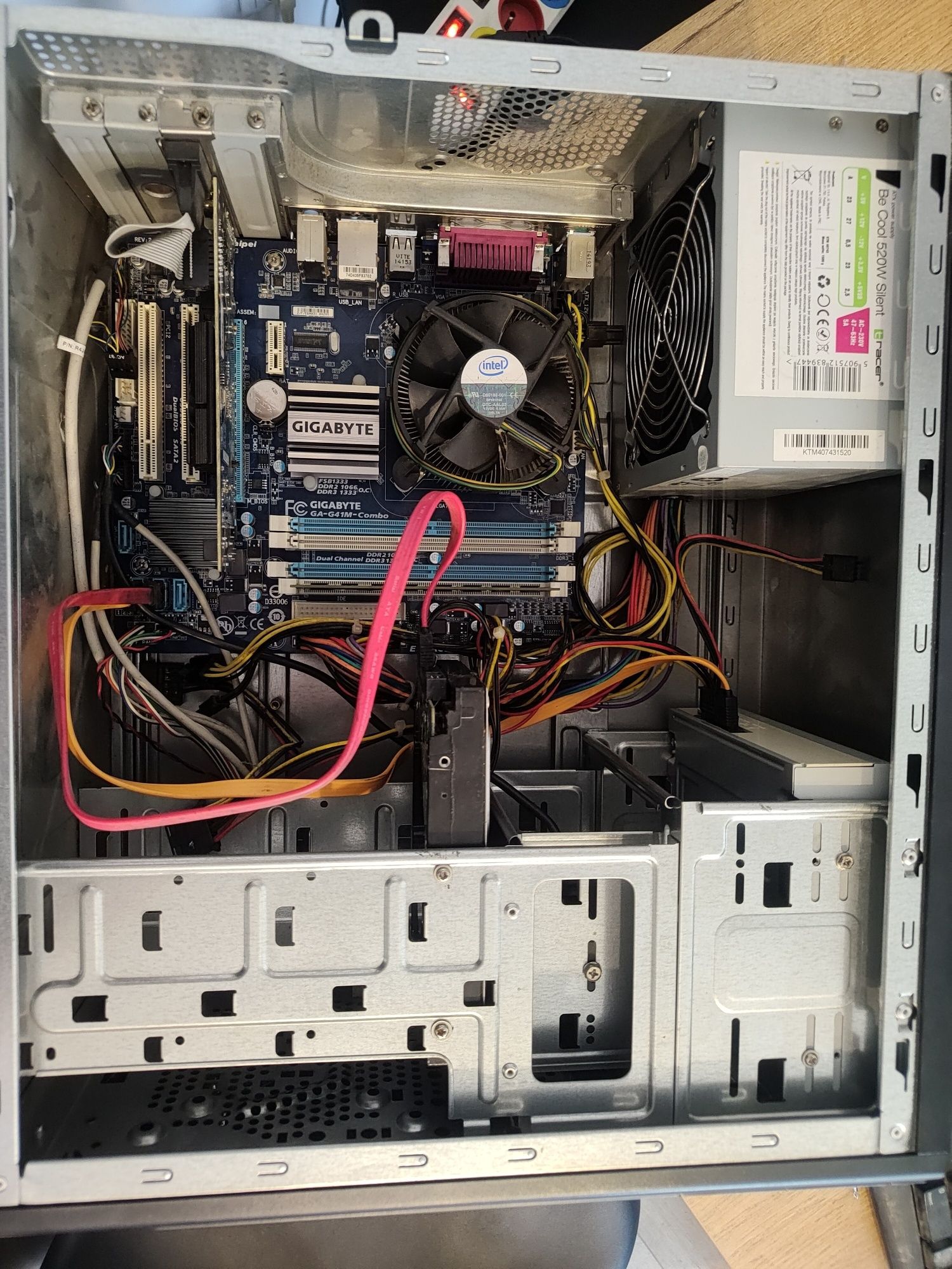 Komputer stacjonarny core 2 quad GeForce 220gt