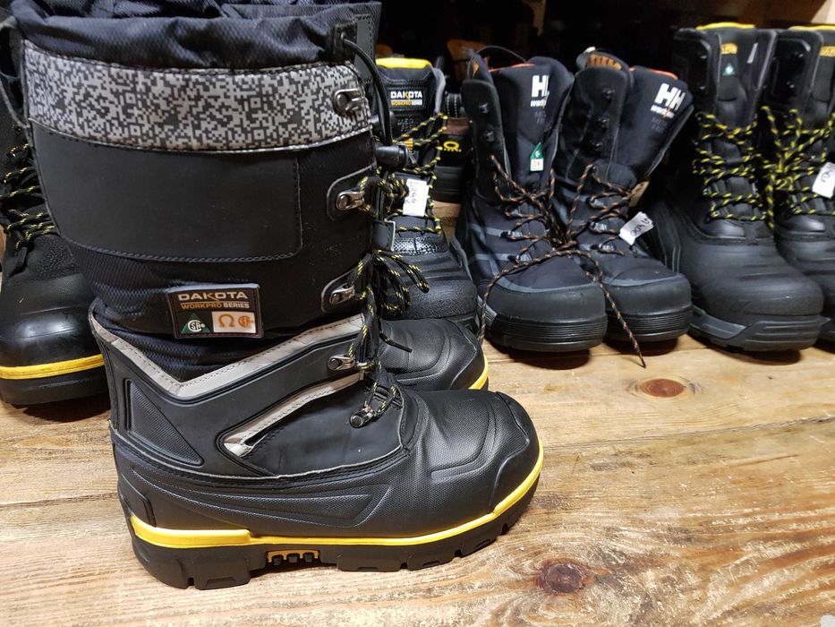Buty robocze DAKOTA rozm 41 wkł 27 cm S3