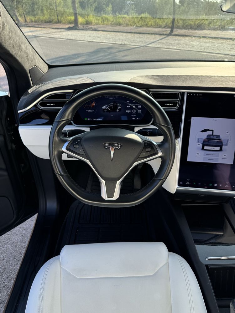 Tesla Model X 100D