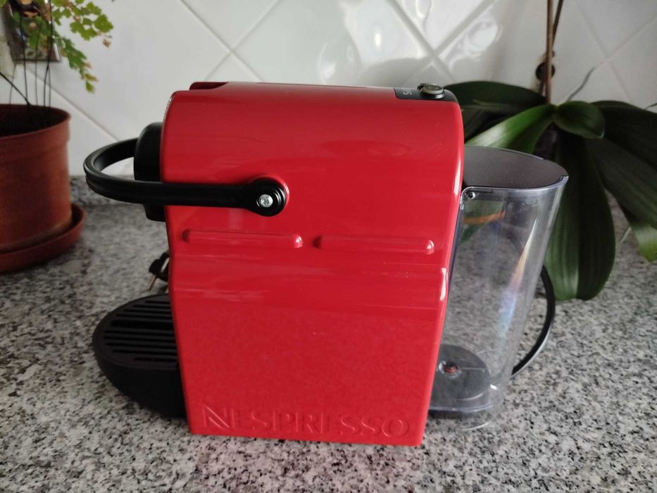 Máquina de Café KRUPS Nespresso Inissia XN100510 Vermelho