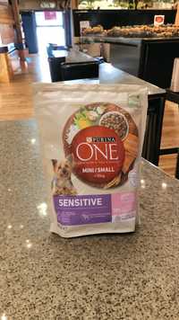 Корм для Той Пуделя Сухой Purina One Mini Small Sensitive с Лососем