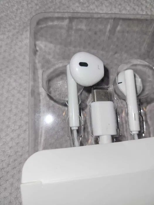 Słuchawki douszne USB-C Qoltec z mikrofonem nowe
