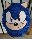 Piniata Sonic wykonana z największą starannością