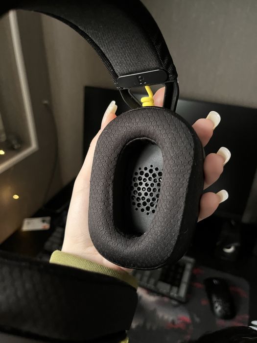 Навушники Logitech G435