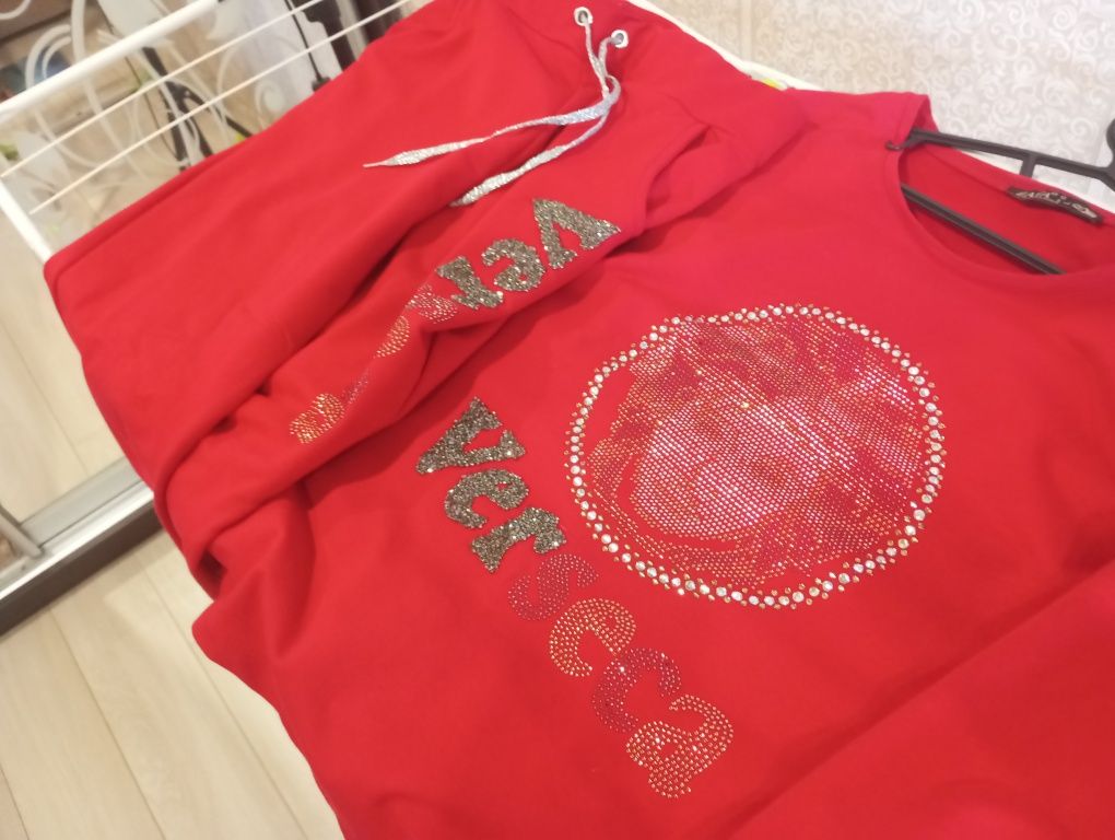 Продам жіночий спортивний костюм в гарному стані