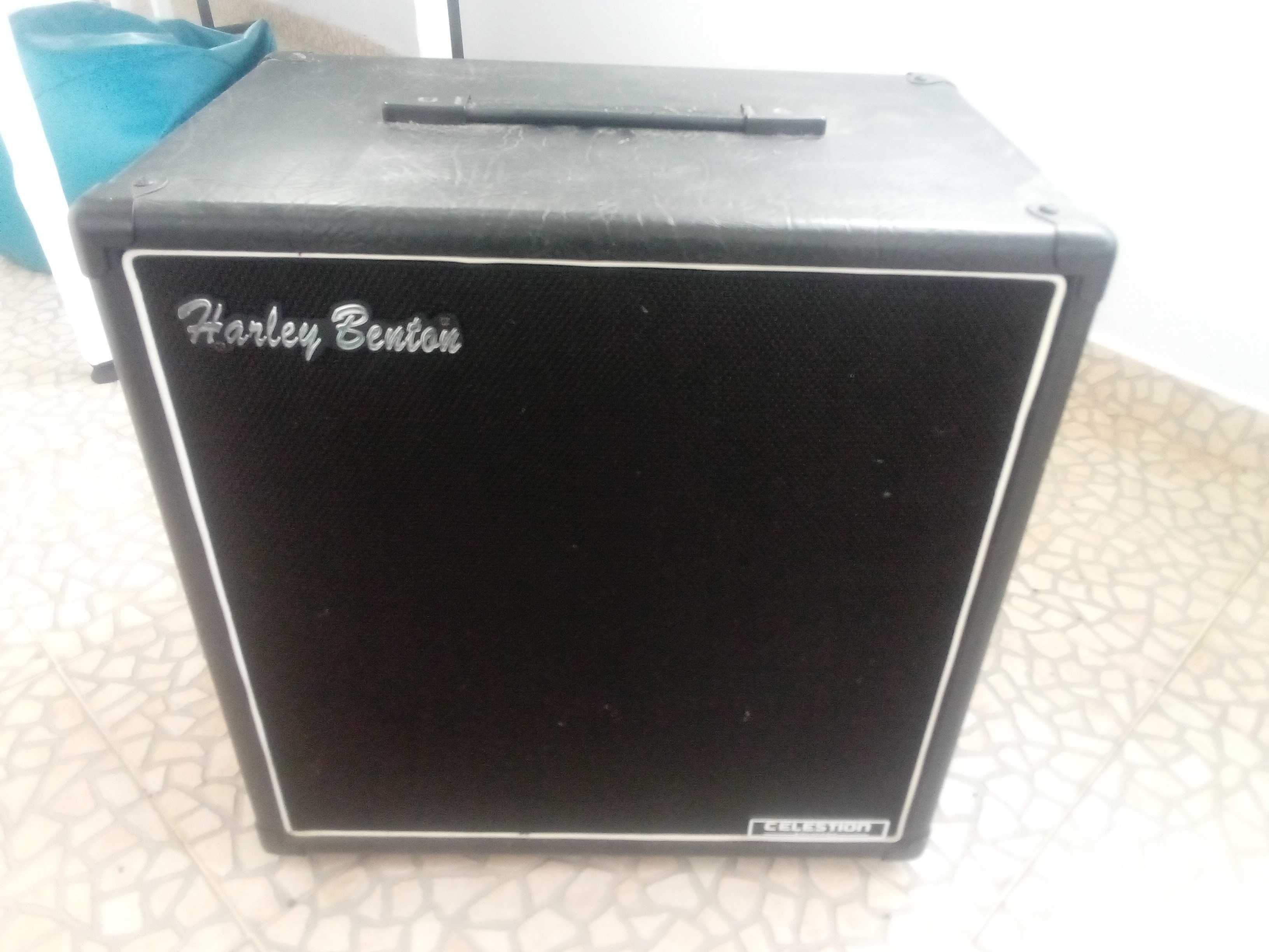 Coluna para guitarra elétrica Harley Benton G112 Celestion V30