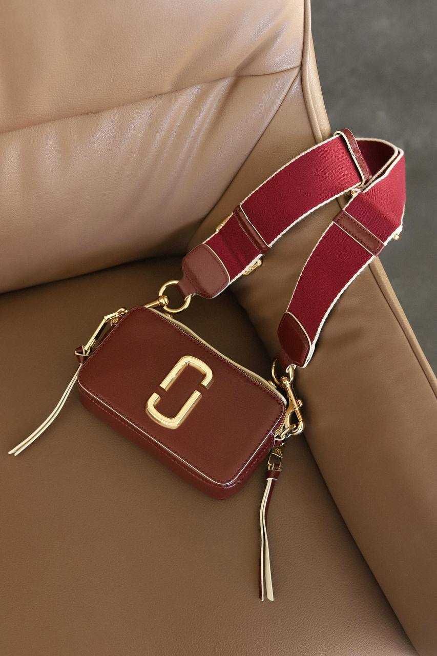 Marc Jacobs The Small Sure Shot Carbernet